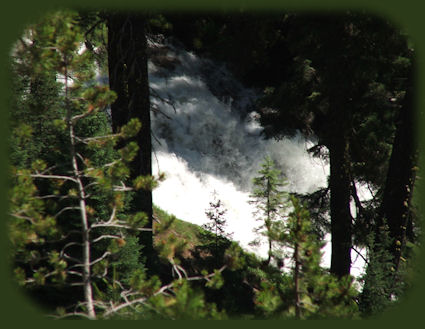 Enjoy crater lake national park when staying at gathering light ... a retreat located in southern oregon: cabins, tree hosues on the river in the forest.