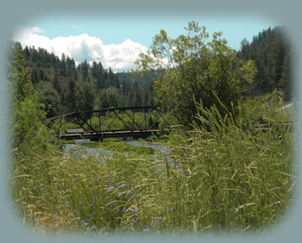 
walking riverside near gathering light ... a retreat located in south central oregon near crater lake national park.