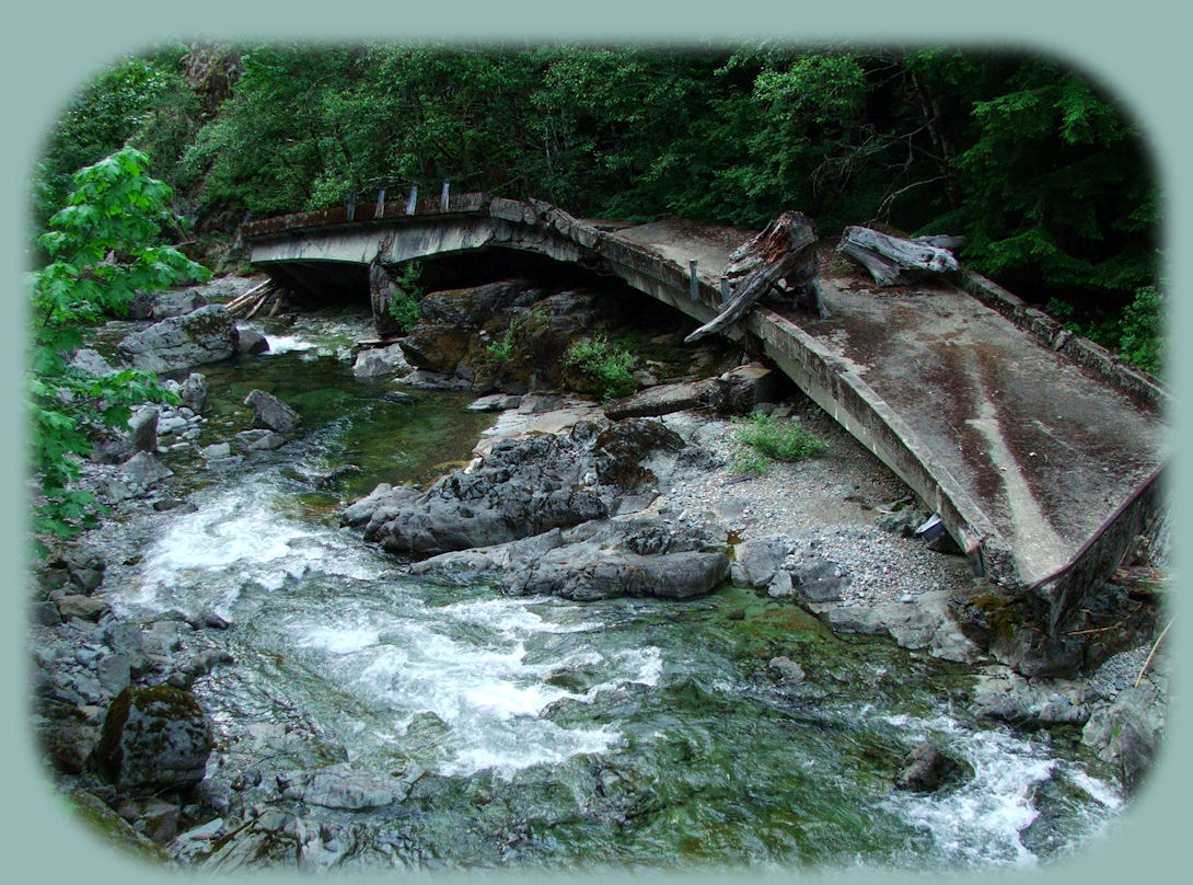 travel oregon, sightseeing, hiking, camping on Quartzville Creek, a wild and scenic river, tributary to the santiam river; accessed on the quartzville creek back country scenic byway, in the cascade mountains of oregon.