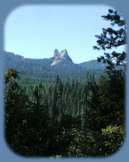 travel oregon and see Rabbit Ears on the Rogue-Umpqua Scenic Hwy in southern Oregon, experience volcanoes, geology, hiking trails, oregon geology, rogue river siskiyou national forest, wild and scenic rogue river, wild and scenic umpqua river, rogue gorge at union creek, oregon, national rogue river hiking trail, rogue national forest, national forests, wilderness areas, national wildlife refuges, wetlands, klamath basin, prospect, oregon, mill creek waterfalls on the rogue river, barr creek waterfalls on the rogue river, avenue of giant boulders on the rogue river, hiking trails to mill creek waterfalls, hiking trails to barr creek waterfalls on the rogue river, hiking trails to national creek waterfalls in the rogue river siskiyou national forest, hiking trails along the rogue river, hiking trails to the natural bridge, hiking trails at crater lake national park, crater lake national park, hiking trails on the wild and scenic rogue river, hiking trails to national creek waterfalls, national wildlife refuges, wetlands, rabbit ears, the cascade mountains, the old cascade mountains, mt thielsen, hiking trails at crater lake, crater lake national park.