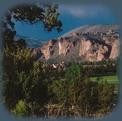 Vulture ridge at smith rock state park for hiking and rock climbing in central oregon.