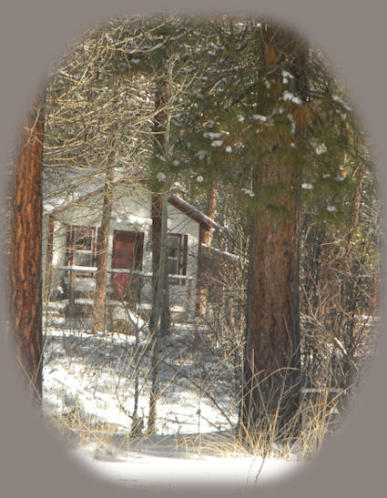 Chiloquin Ridge across from gathering light ... a retreat in southern oregon near crater lake national park: cabins, tree houses on the river in the forest.